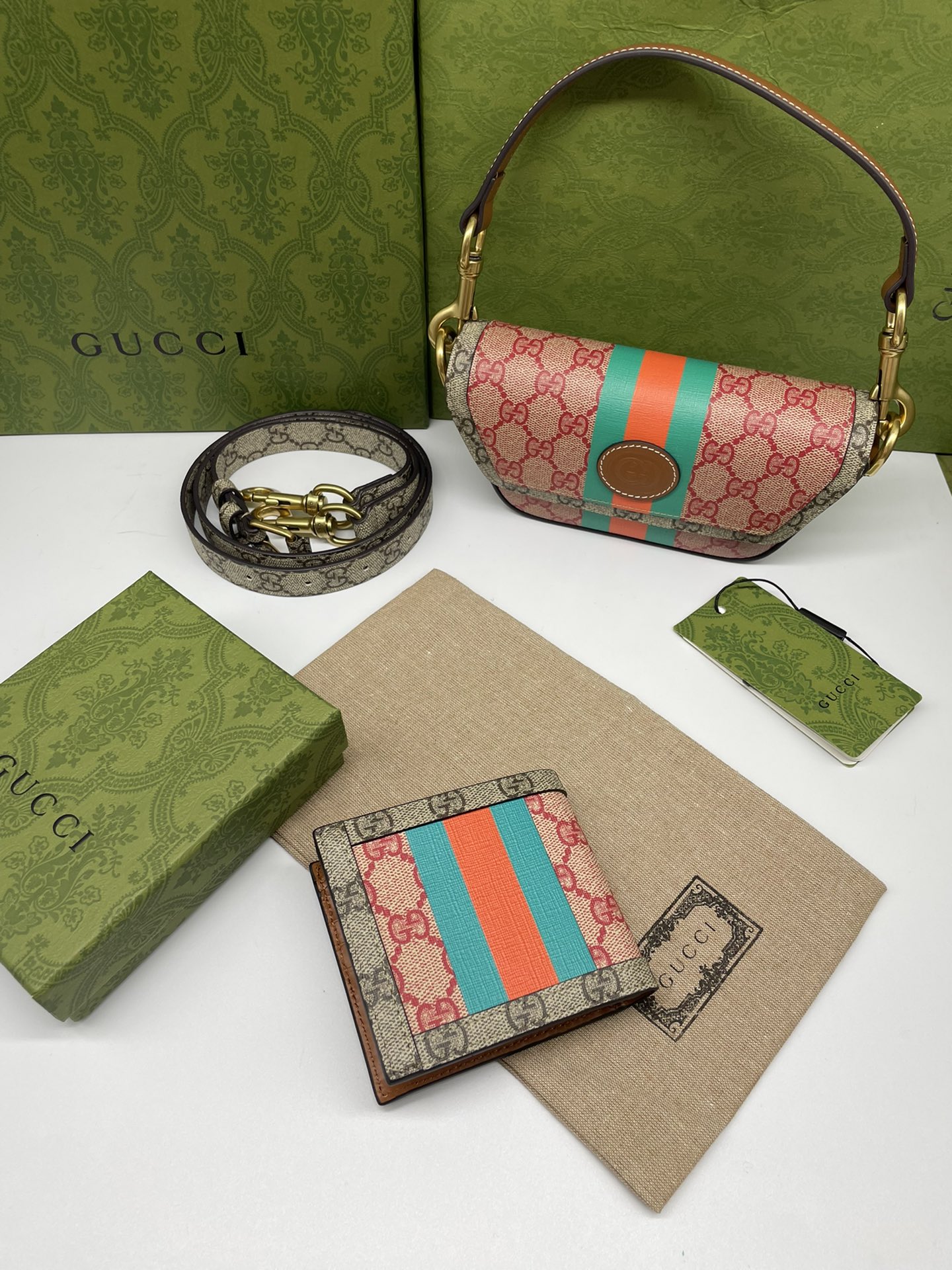 GUCCI X DANS LE VERT GG SUPREME WALLET - WLG049 GUCCI X DANS LE VERT GG SUPREME WALLET