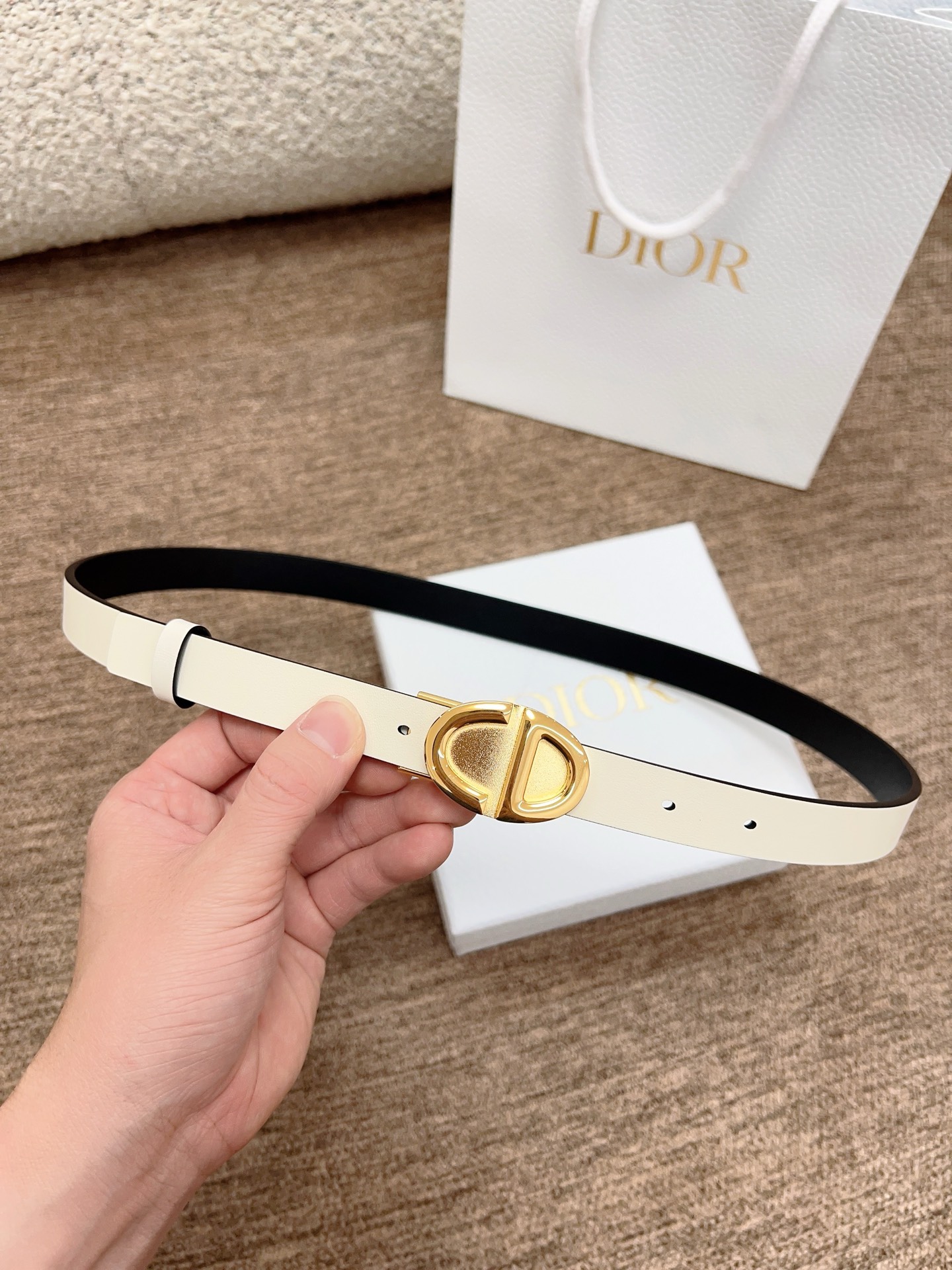 Dior Reversible Belt 30 Montaigne in White - DB025 Dior Reversible Belt 30 Montaigne in White