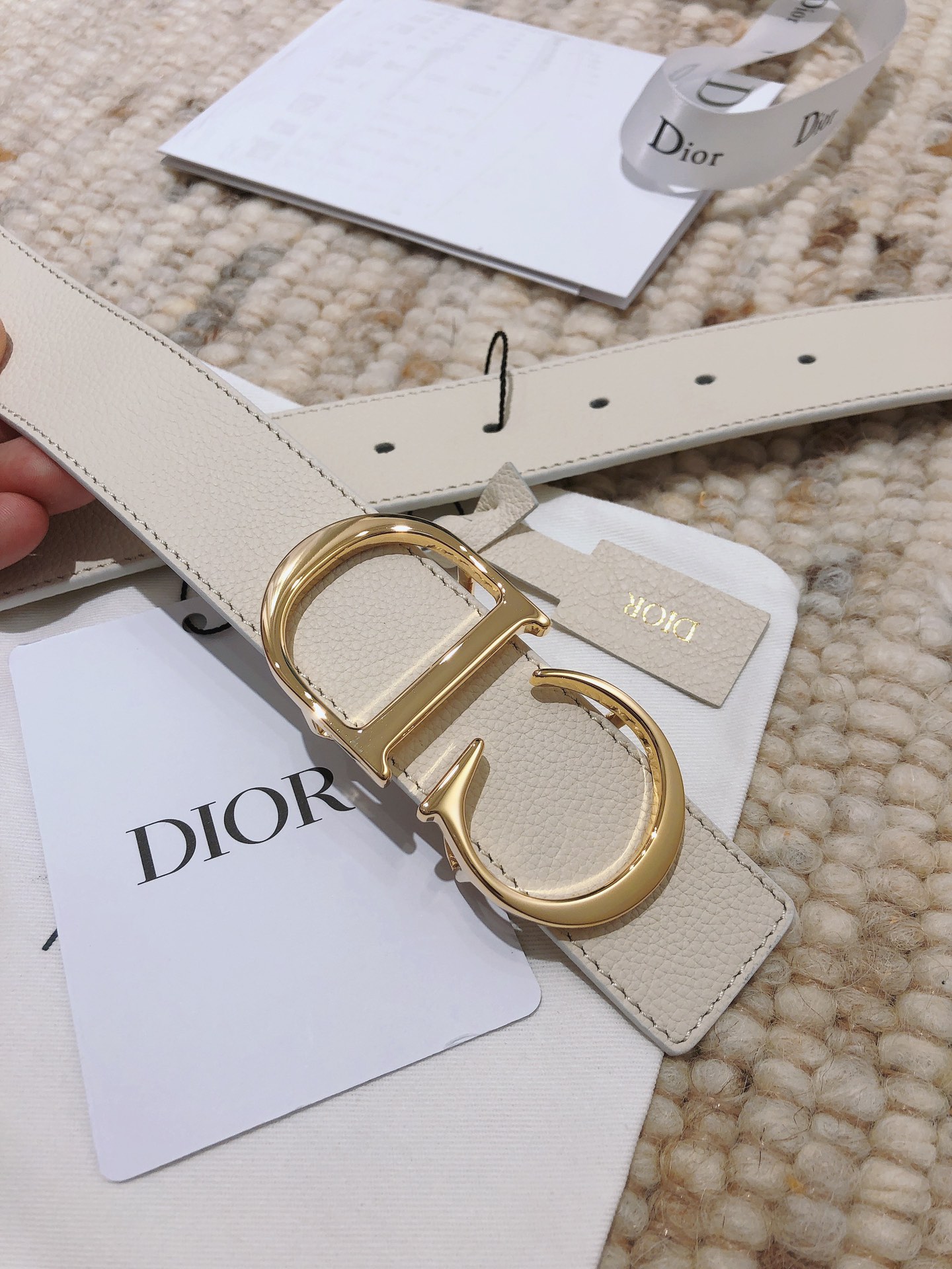 Christian Dior 30 Montaigne Reversible In White - DB027 Christian Dior 30 Montaigne Reversible In White
