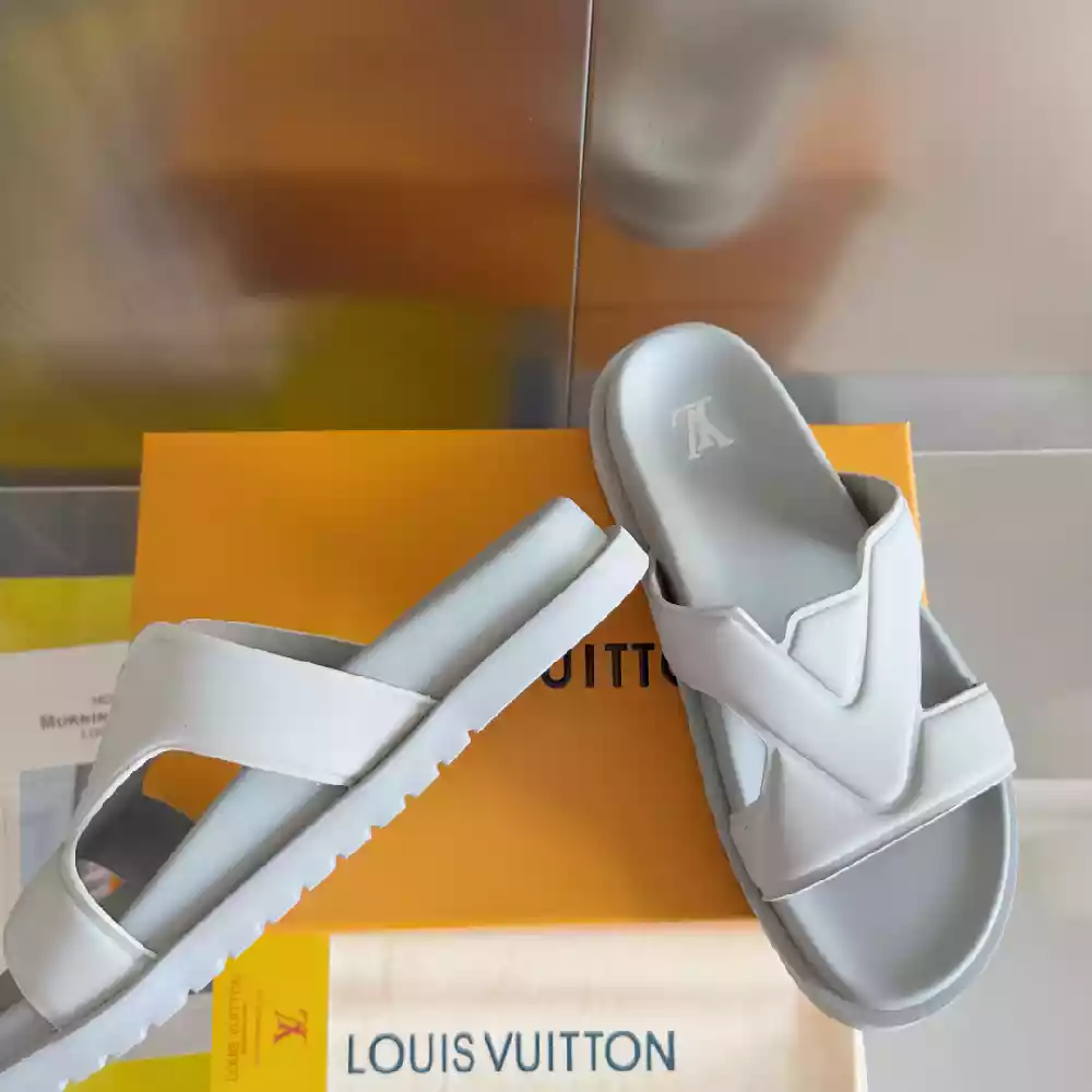 LOUIS VUITTON SLIPPERS IN NIGERIA - LVSD062 LOUIS VUITTON SLIPPERS IN NIGERIA