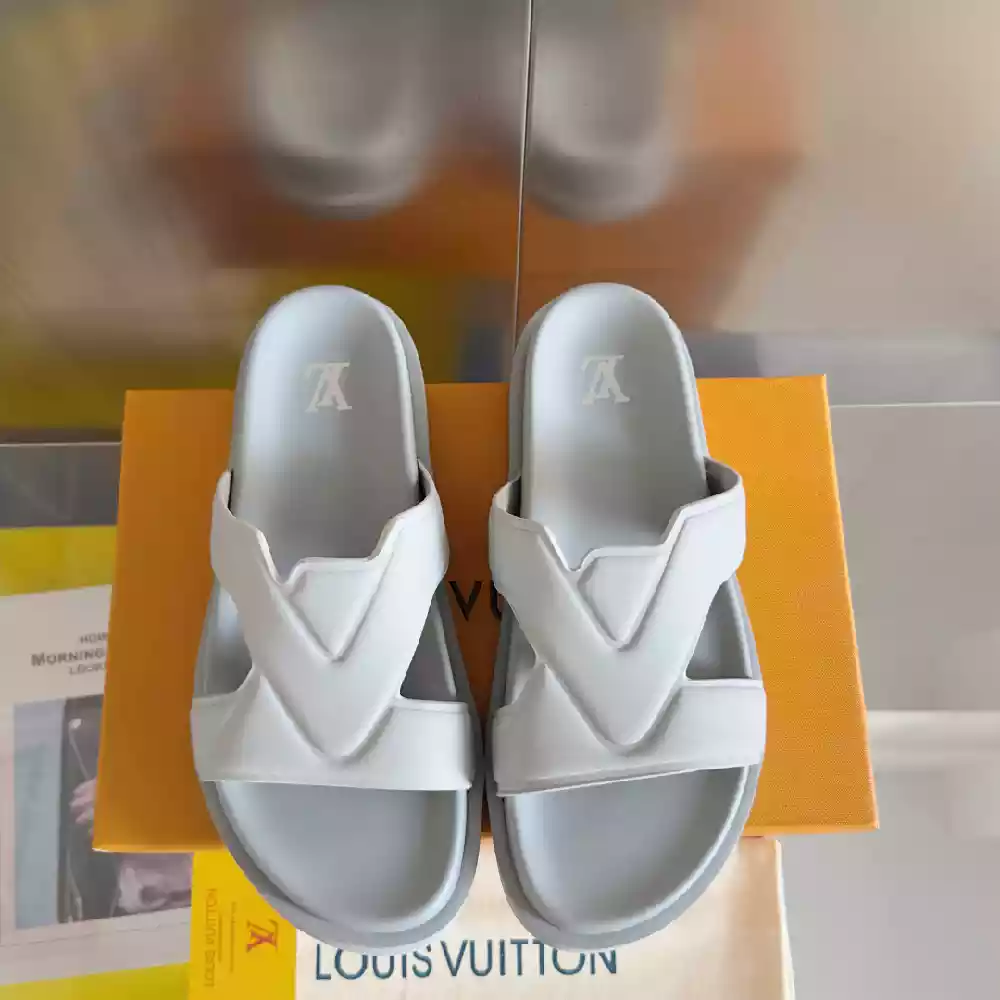 LOUIS VUITTON SLIPPERS IN NIGERIA - LVSD062 LOUIS VUITTON SLIPPERS IN NIGERIA