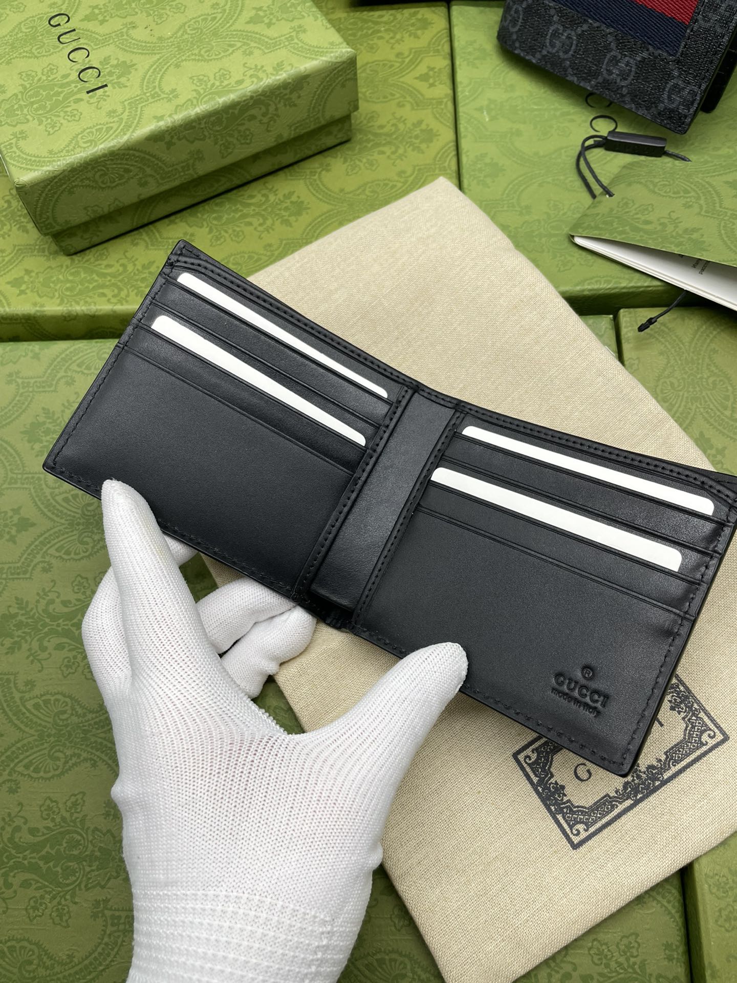 GUCCI BIFOLD GG SUPREME WEB BLACK WALLET - WLG052 GUCCI BIFOLD GG SUPREME WEB BLACK WALLET