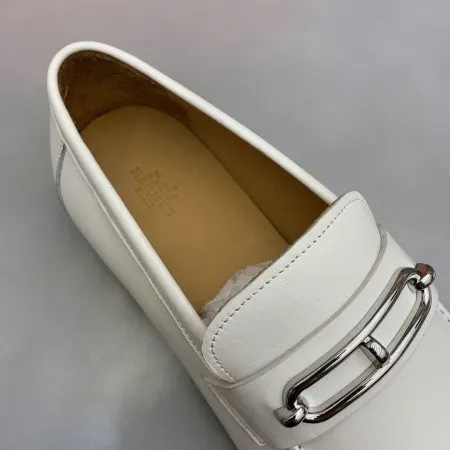 Hermes Men's Colette Loafers In White Calfskin - HM046 Hermes Men's Colette Loafers In White Calfskin