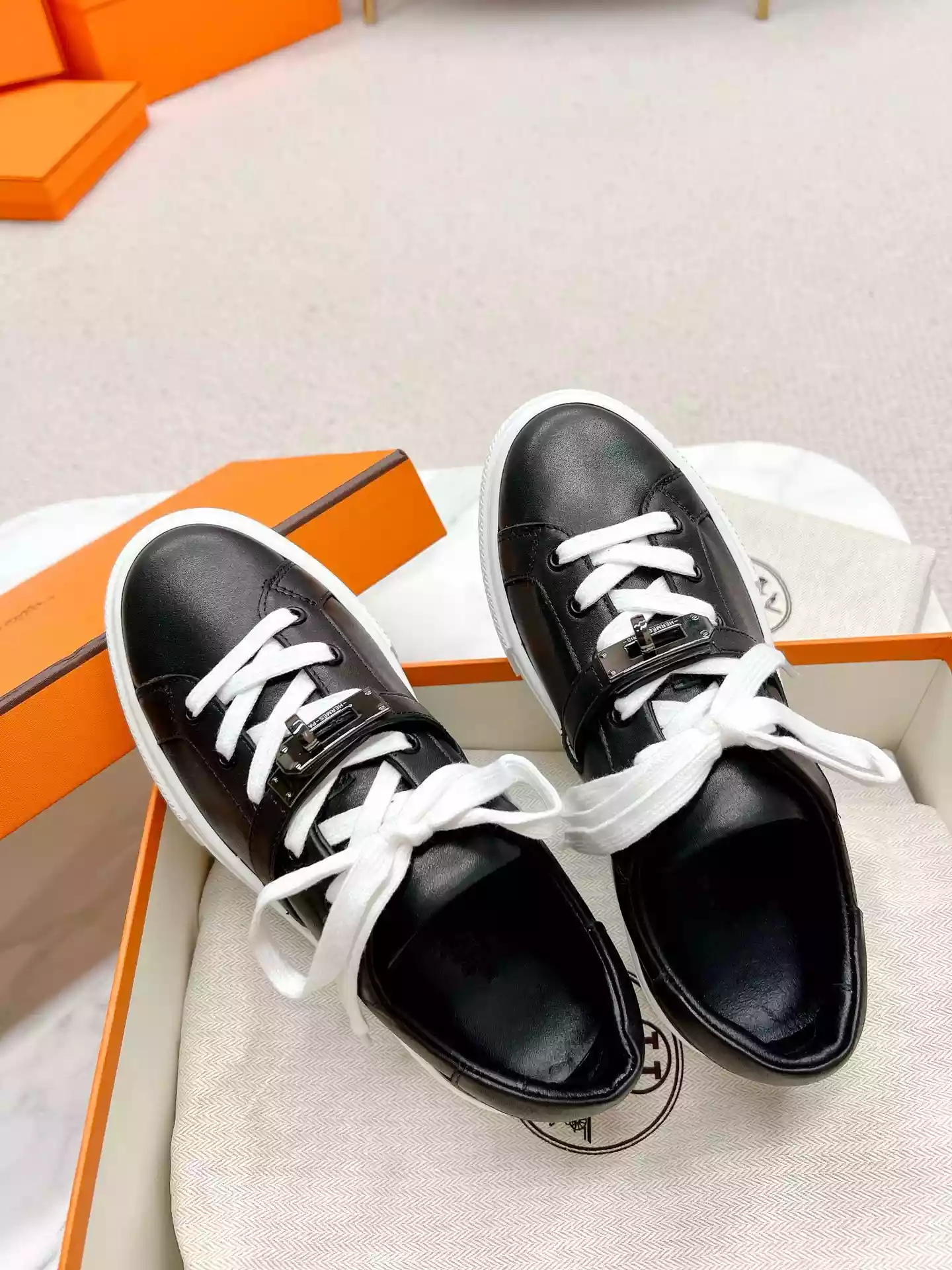 Hermès Sneakers