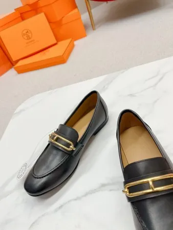 Hermes Women's Colette Loafers in Black Leather - HM069 Hermes Women's Colette Loafers in Black Leather