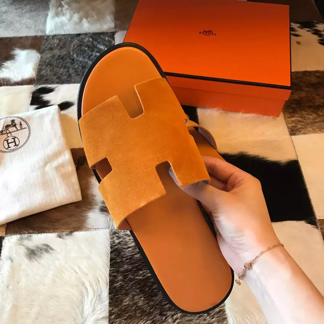 HERMES MEN'S IZMIR SANDALS IN YELLOW SUEDE CALFSKIN - HMSD039