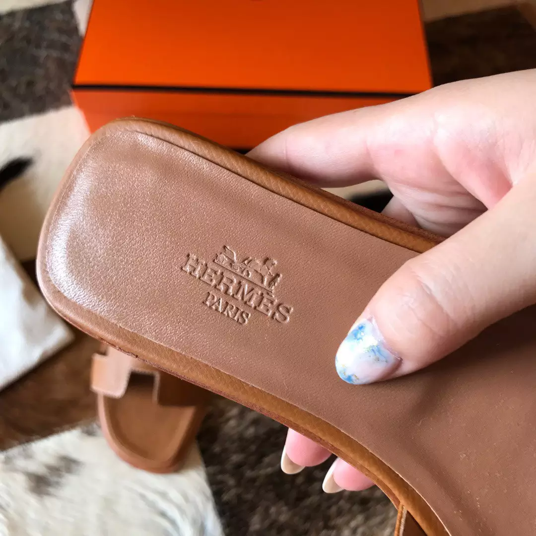 HERMES ORAN SLIDE SANDALS IN BROWN EPSOM CALFSKIN - HMSD071