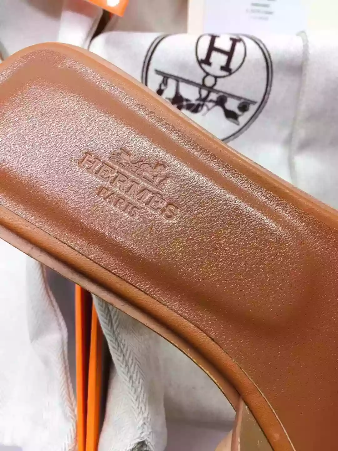 HERMES ORAN SLIDE SANDALS IN BROWN LEATHER WITH STITCHED - HMSD043