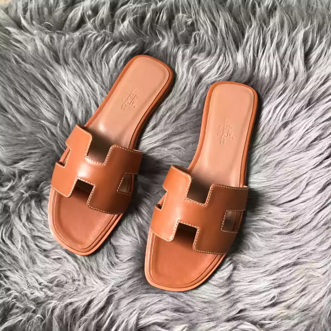 HERMES ORAN SLIDE SANDALS IN BROWN SWIFT CALFSKIN - HMSD129