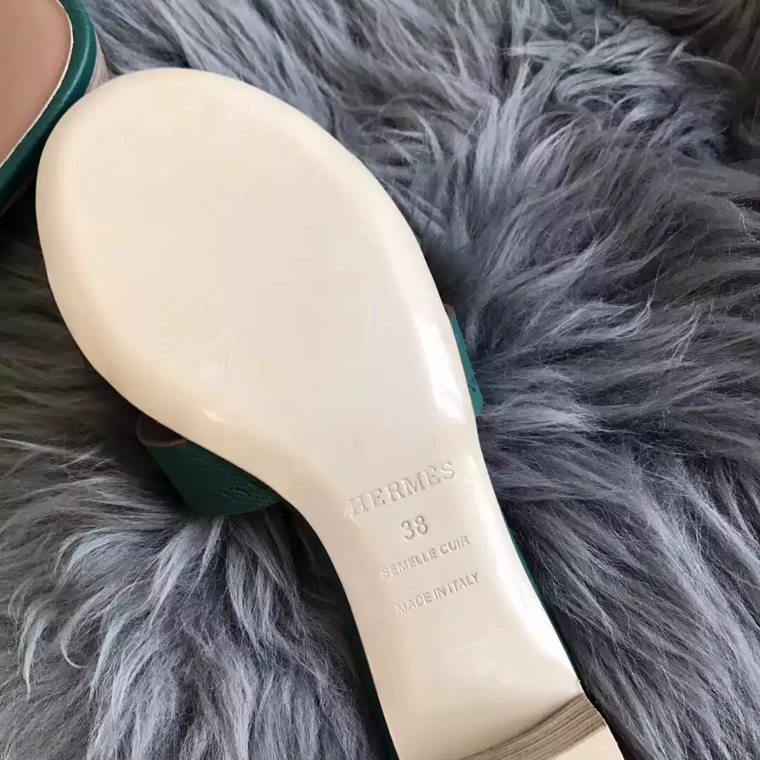 HERMES ORAN SLIDE SANDALS IN MALACHITE EPSOM PERFORATED CALFSKIN - HMSD097