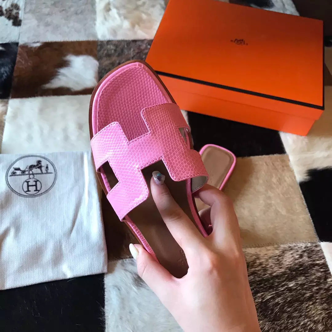 HERMES ORAN SLIDE SANDALS IN PINK LIZARD LEATHER - HMSD113