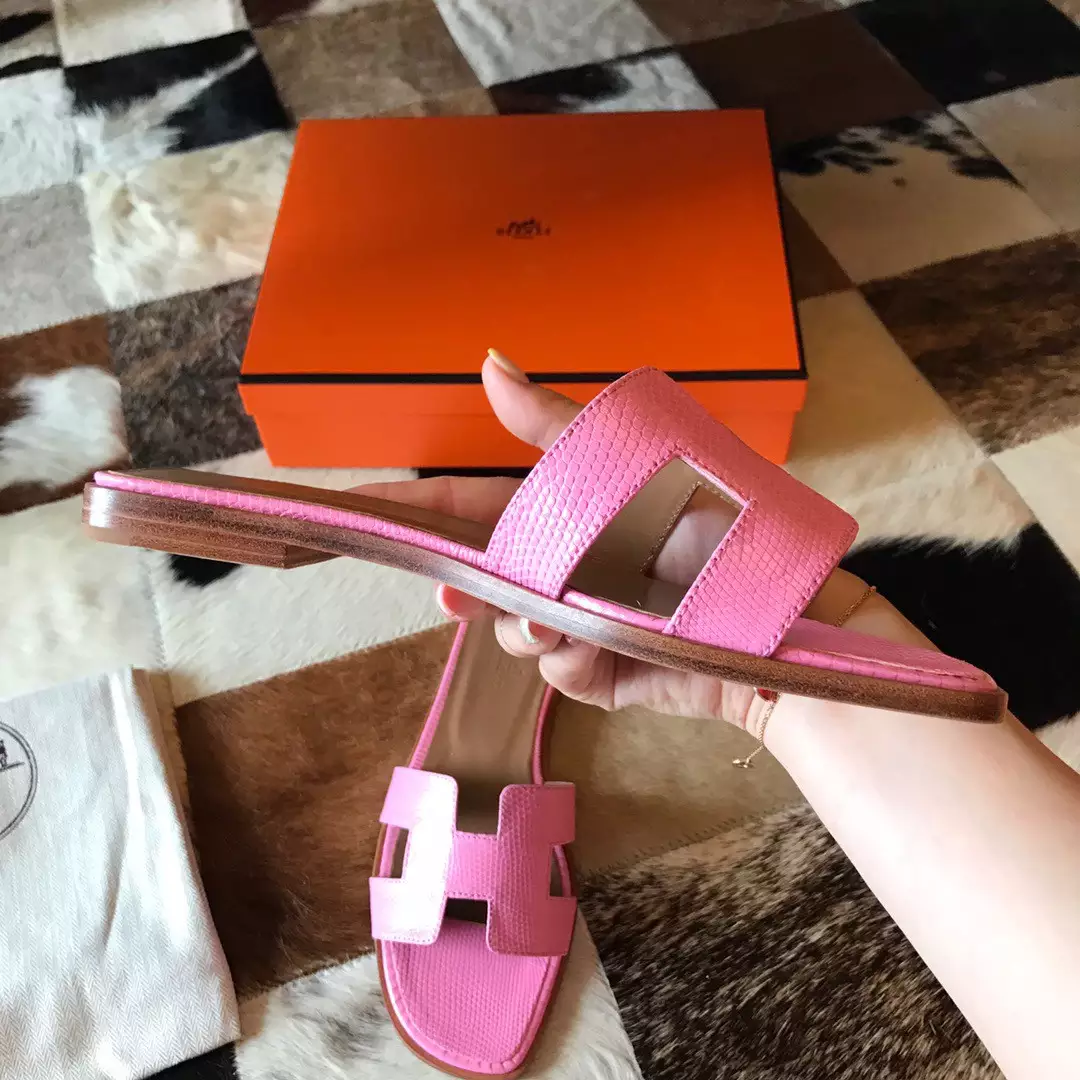 HERMES ORAN SLIDE SANDALS IN PINK LIZARD LEATHER - HMSD113