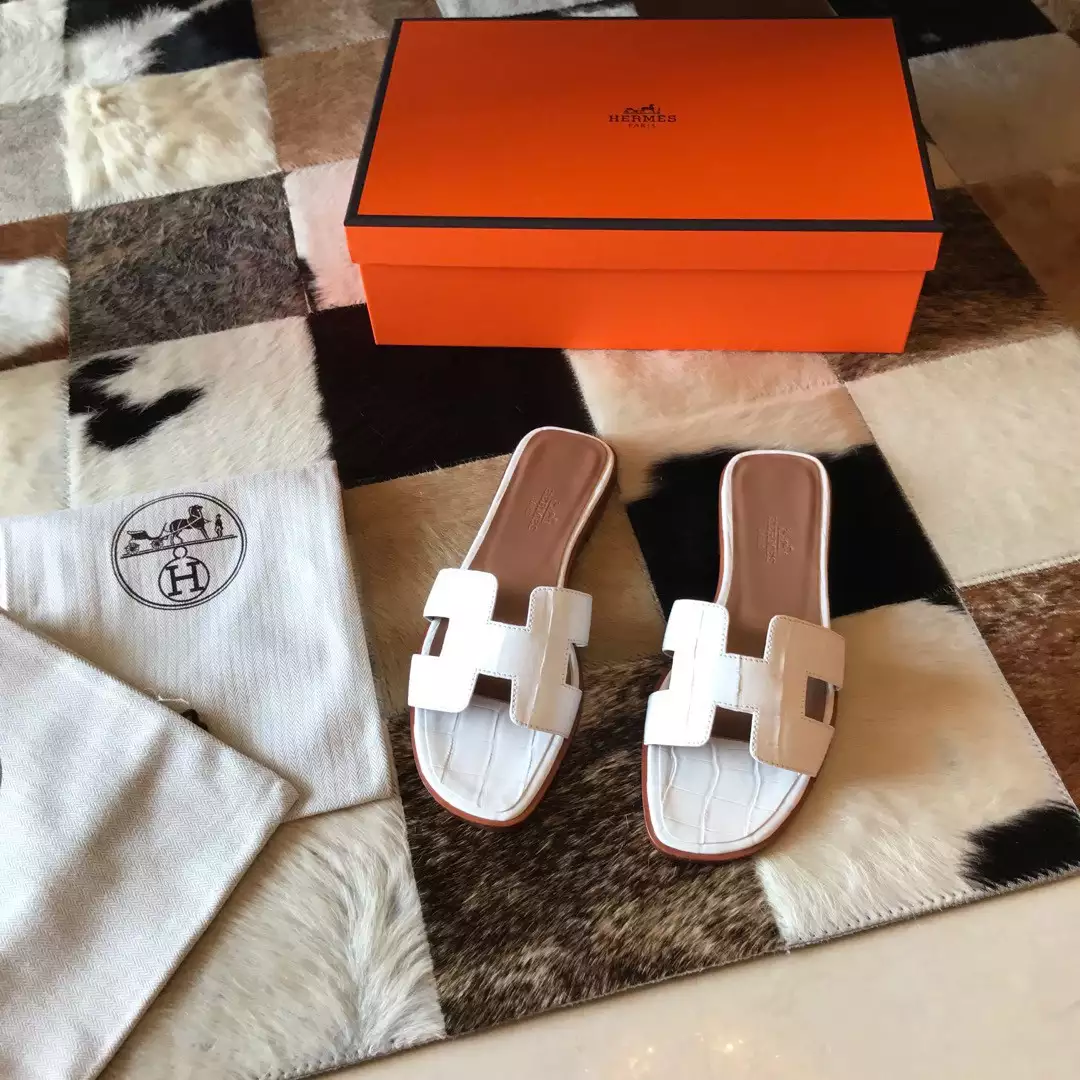 HERMES ORAN SLIDE SANDALS IN WHITE SHINY NILOTICUS CROCODILE SKIN - HMSD056