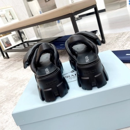 PRADA MONOLITH PADDED SANDALS IN BLACK NAPPA LEATHER - PSD017