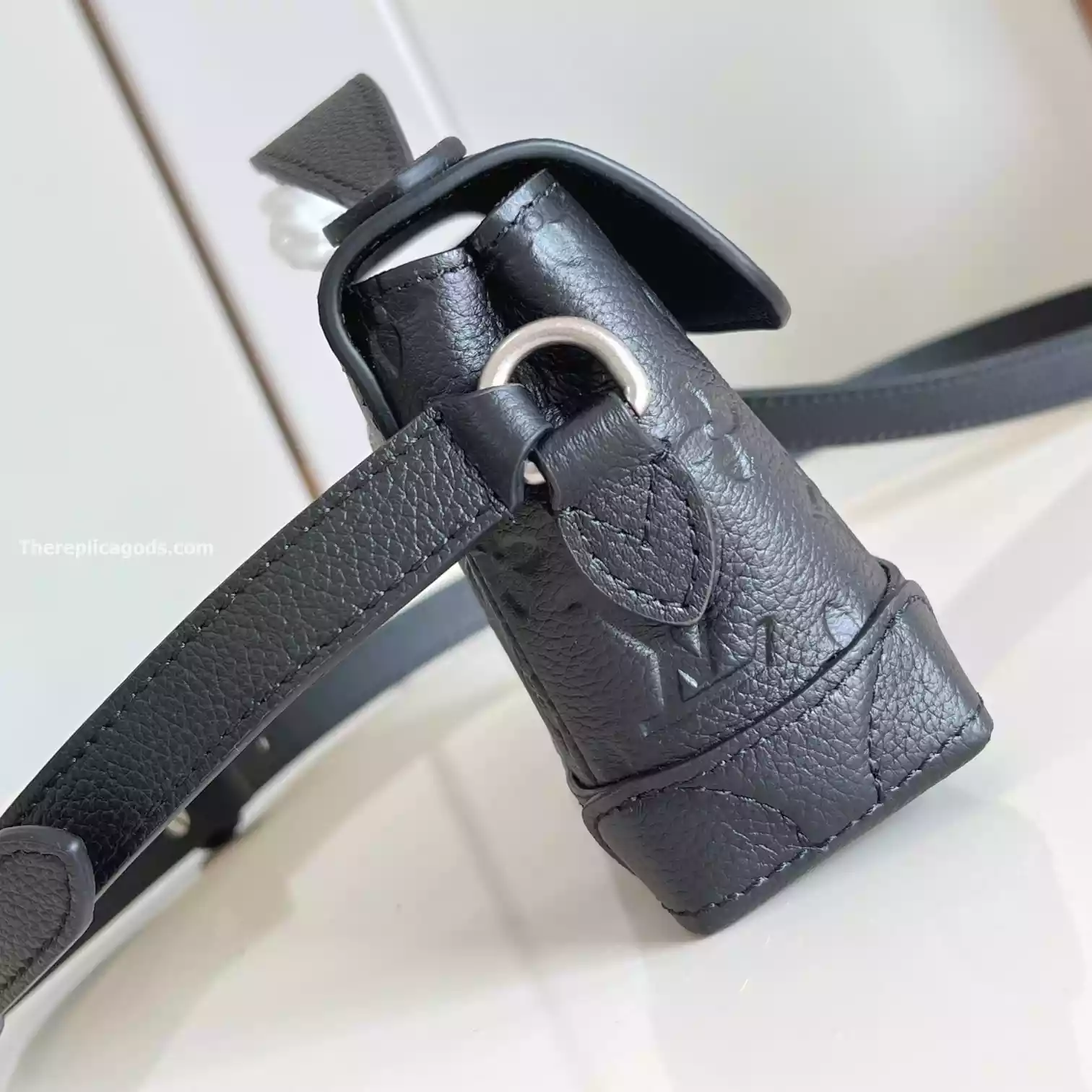 STEAMER EAST WEST WEARABLE WALLET BLACK MONOGRAM TAURILLON - LW318 STEAMER EAST WEST WEARABLE WALLET BLACK MONOGRAM TAURILLON