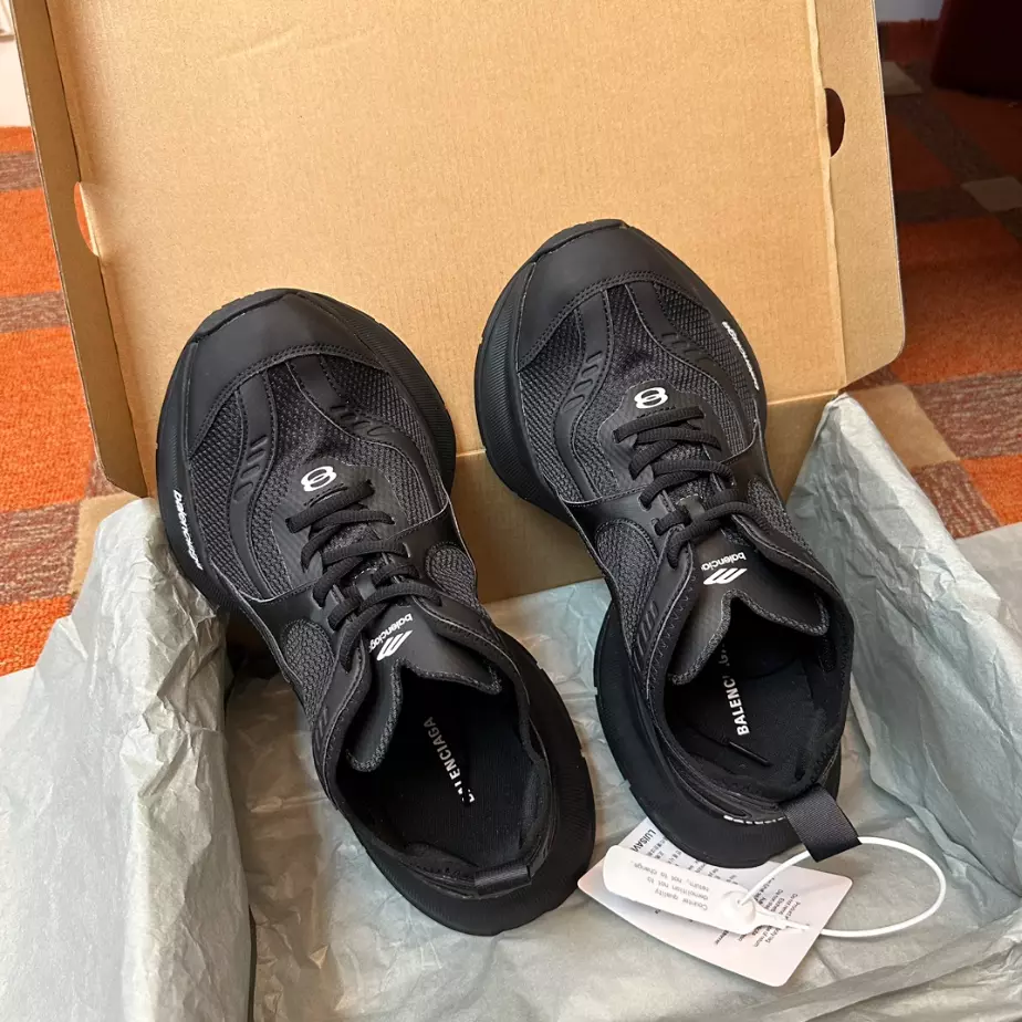 BALENCIAGA CIRCUIT SNEAKER - BLA099