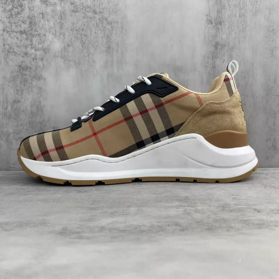 BURBERRY PLATFORM SNEAKERS - BBR058
