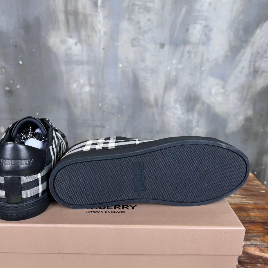 BURBERRY CHECK AND LEATHER SNEAKERS - BBR073