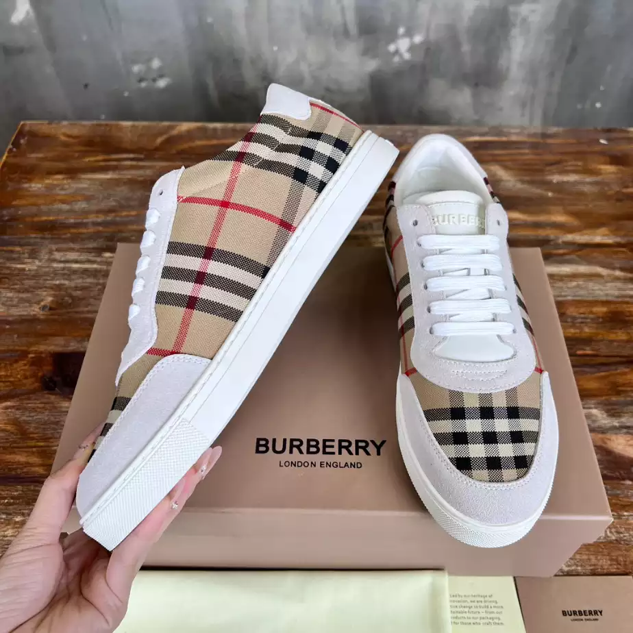 BURBERRY CHECK AND LEATHER SNEAKERS - BBR075