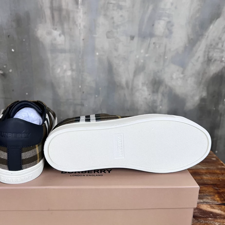 BURBERRY CHECK AND LEATHER SNEAKERS - BBR071
