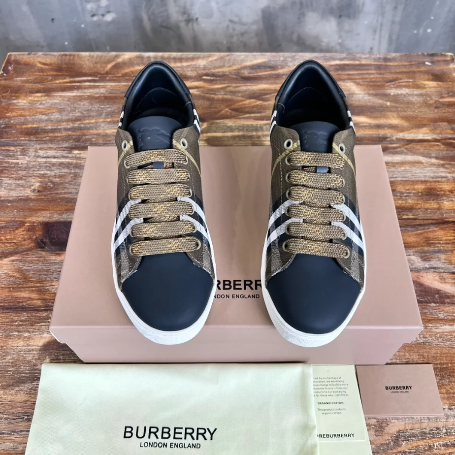 BURBERRY CHECK AND LEATHER SNEAKERS - BBR071