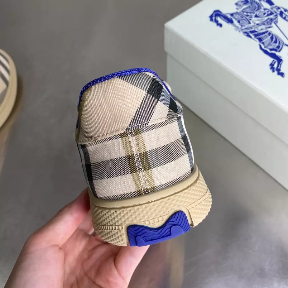 BURBERRY CHECK TERRACE SNEAKERS - BBR037