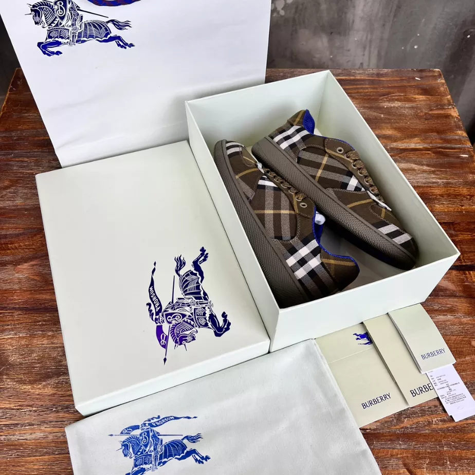 BURBERRY CHECK TERRACE SNEAKERS - BBR069