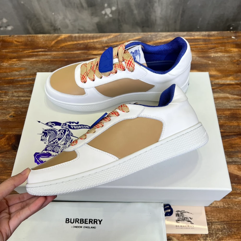 BURBERRY LEATHER SNEAKERS - BBR076