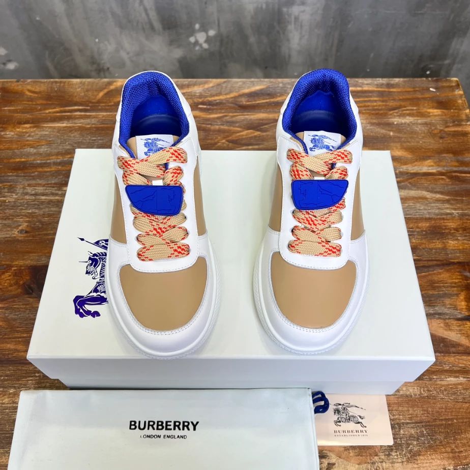 BURBERRY LEATHER SNEAKERS - BBR076