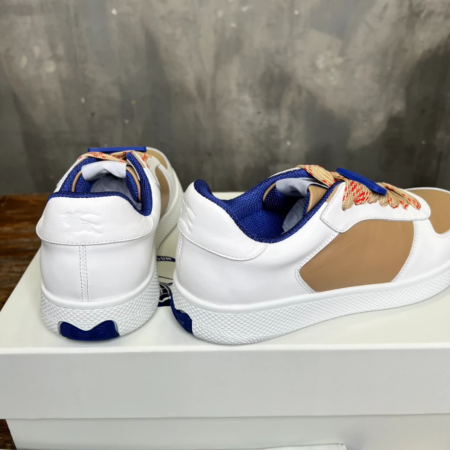 BURBERRY LEATHER SNEAKERS - BBR076