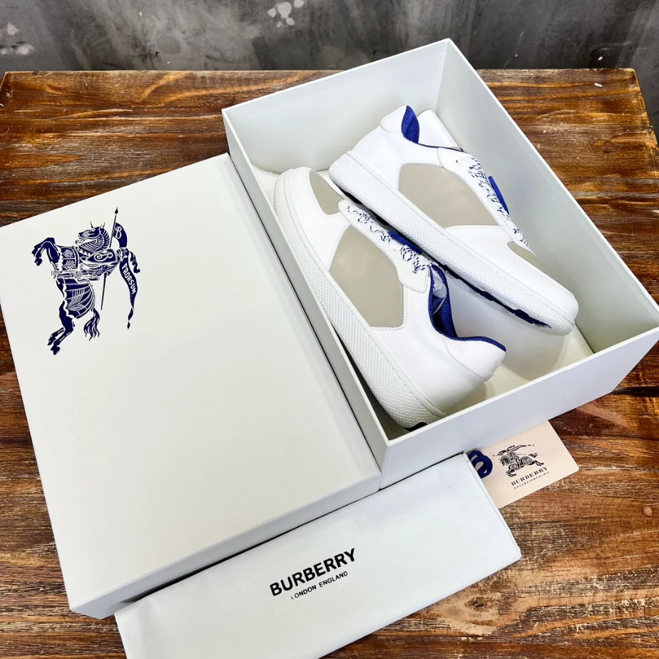 BURBERRY LEATHER SNEAKERS - BBR077