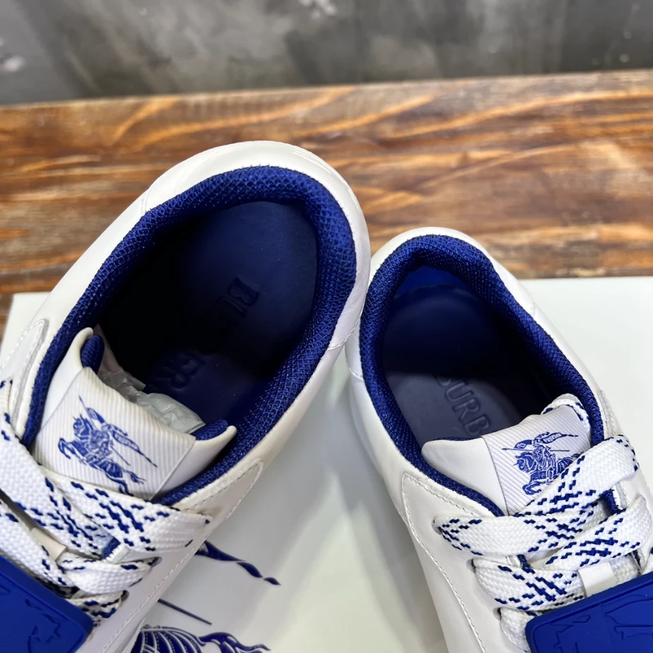 BURBERRY LEATHER SNEAKERS - BBR080