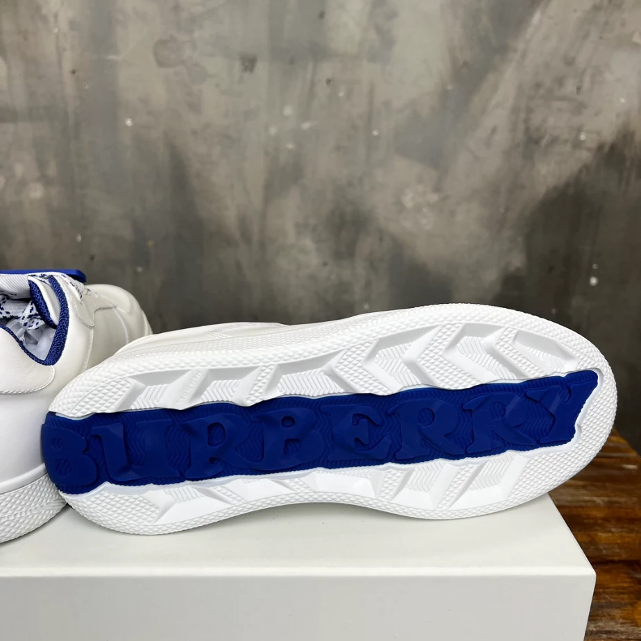 BURBERRY LEATHER SNEAKERS - BBR080