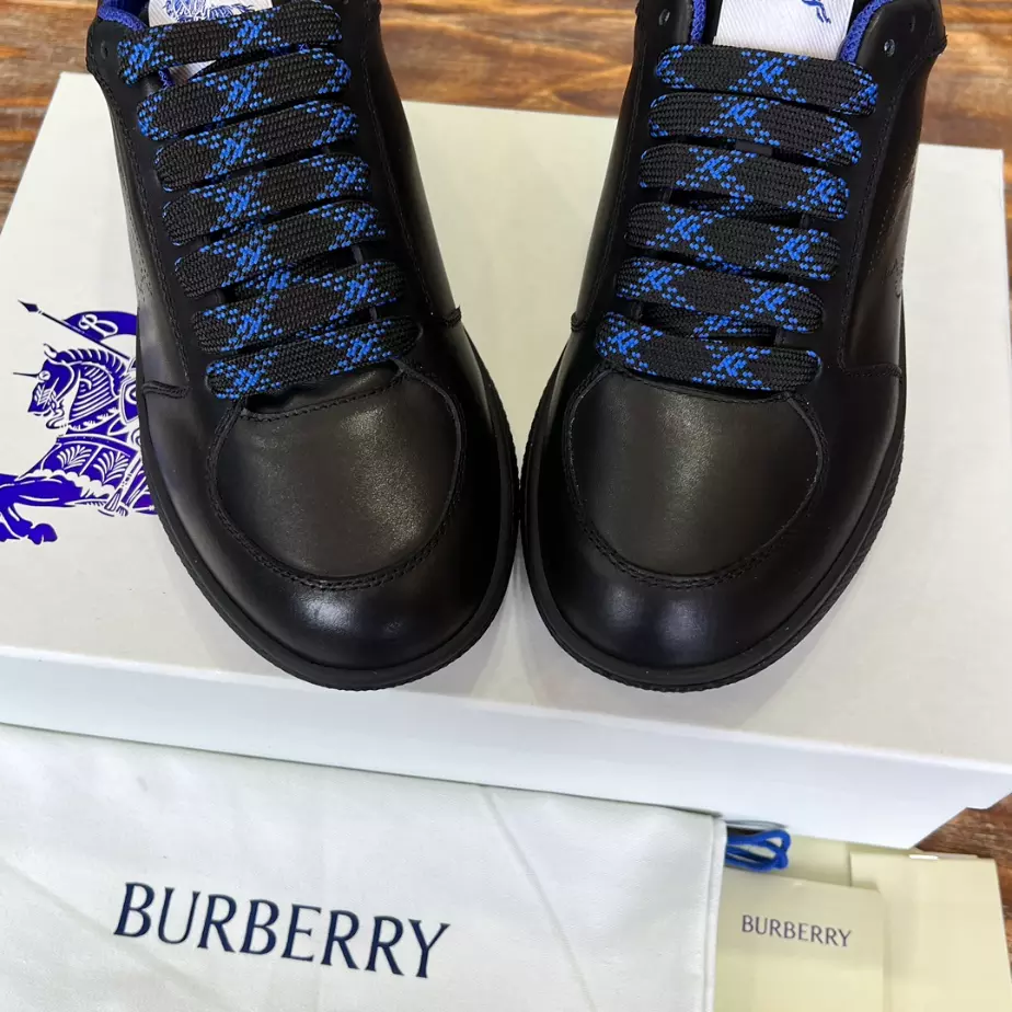 BURBERRY LEATHER STOCK SNEAKERS - BBR087
