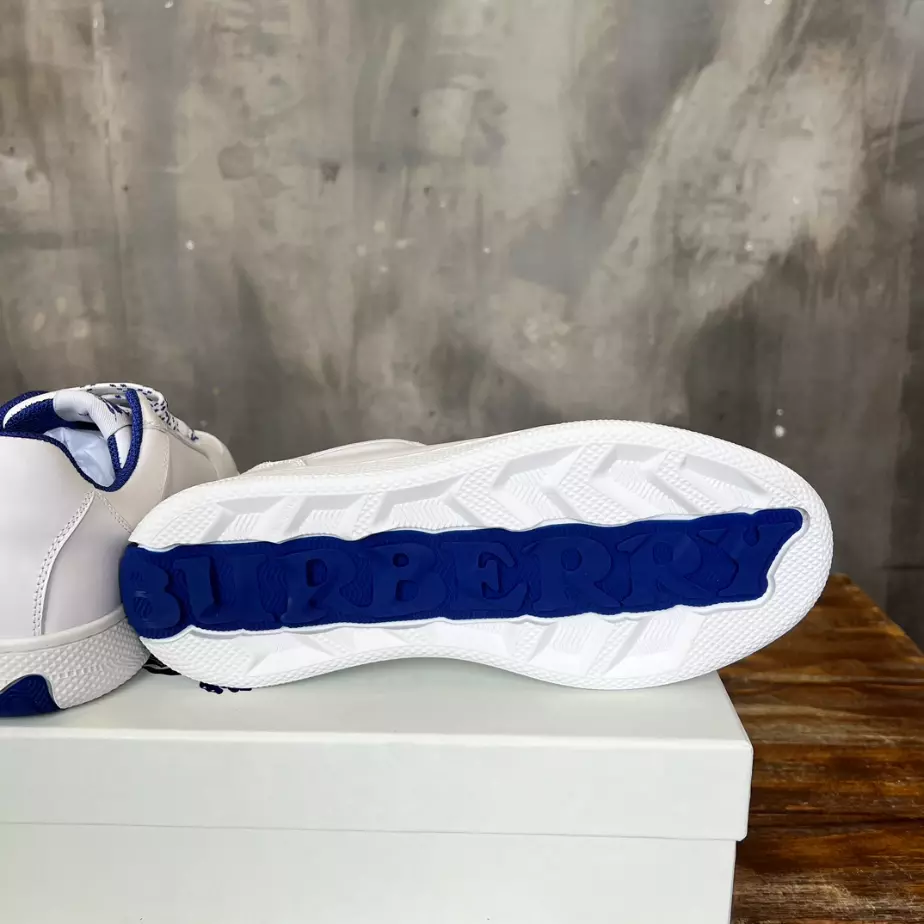 BURBERRY LEATHER STOCK SNEAKERS - BBR088