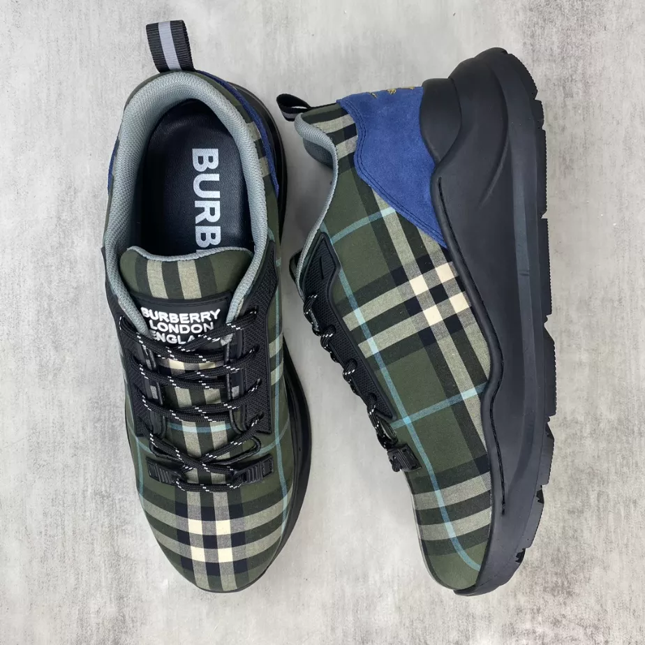 BURBERRY PLATFORM SNEAKERS - BBR063