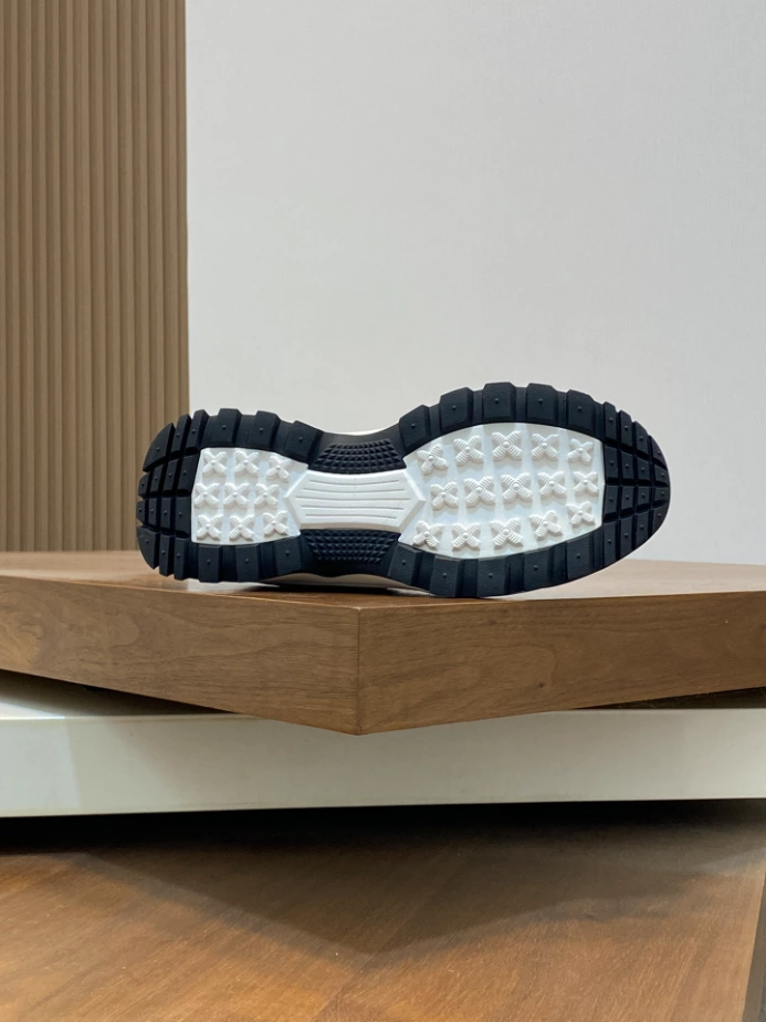 BURBERRY SNEAKERS - BBR065