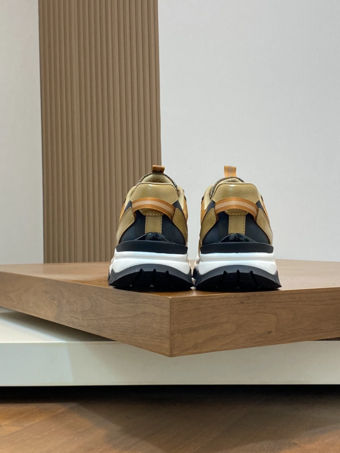 BURBERRY SNEAKERS - BBR065