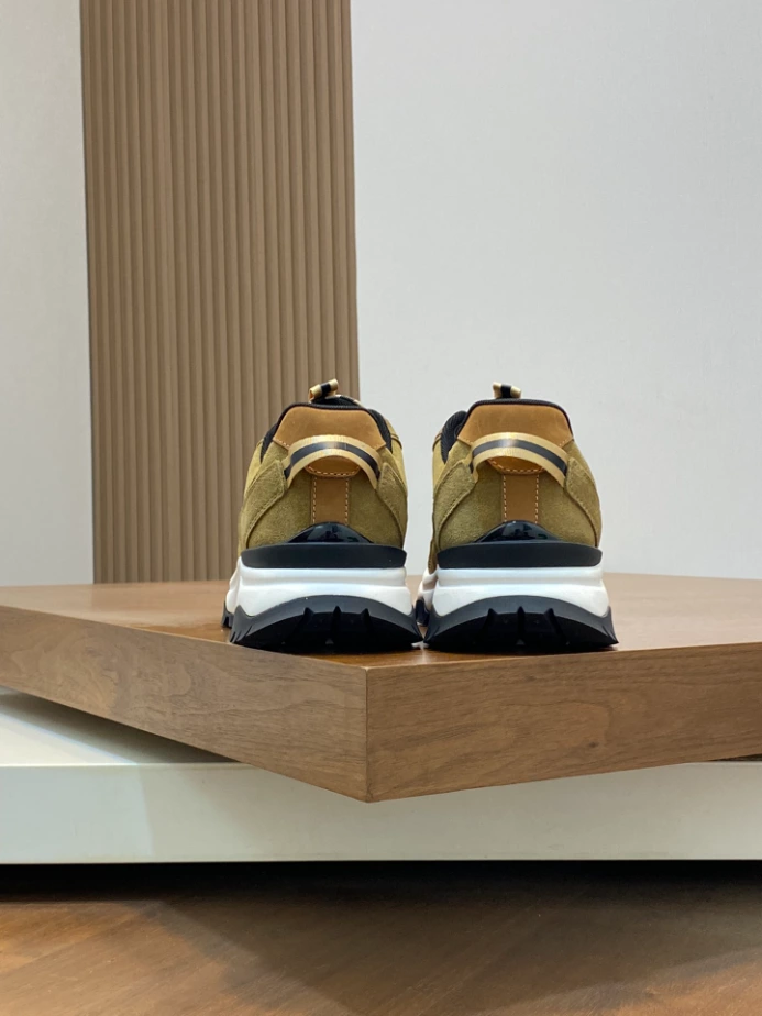 BURBERRY SNEAKERS - BBR067