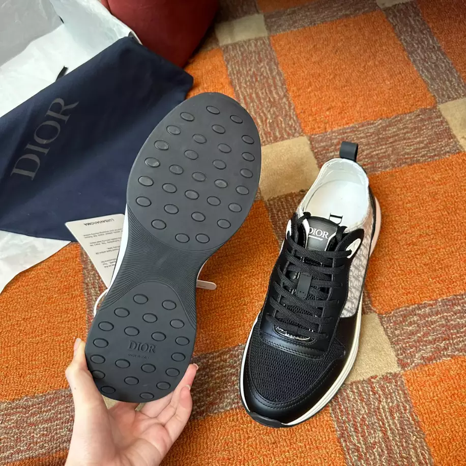 DIOR B25 RUNNER CASUAL SNEAKERS