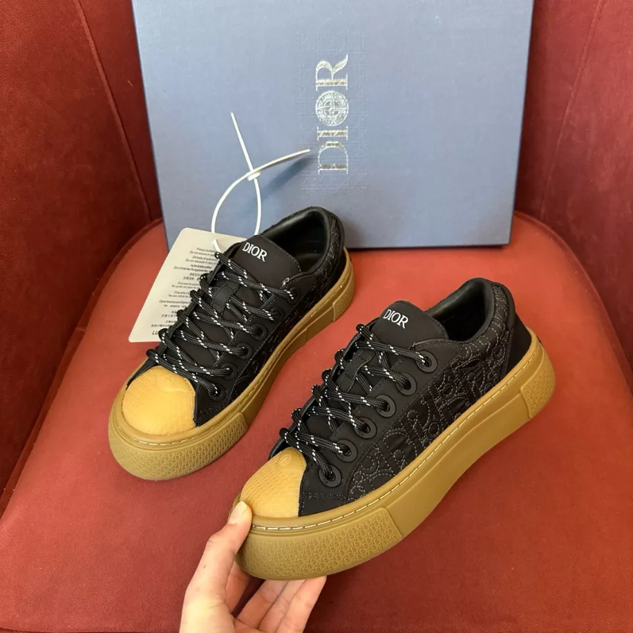 DIOR B33 SKATEBOARD SNEAKER
