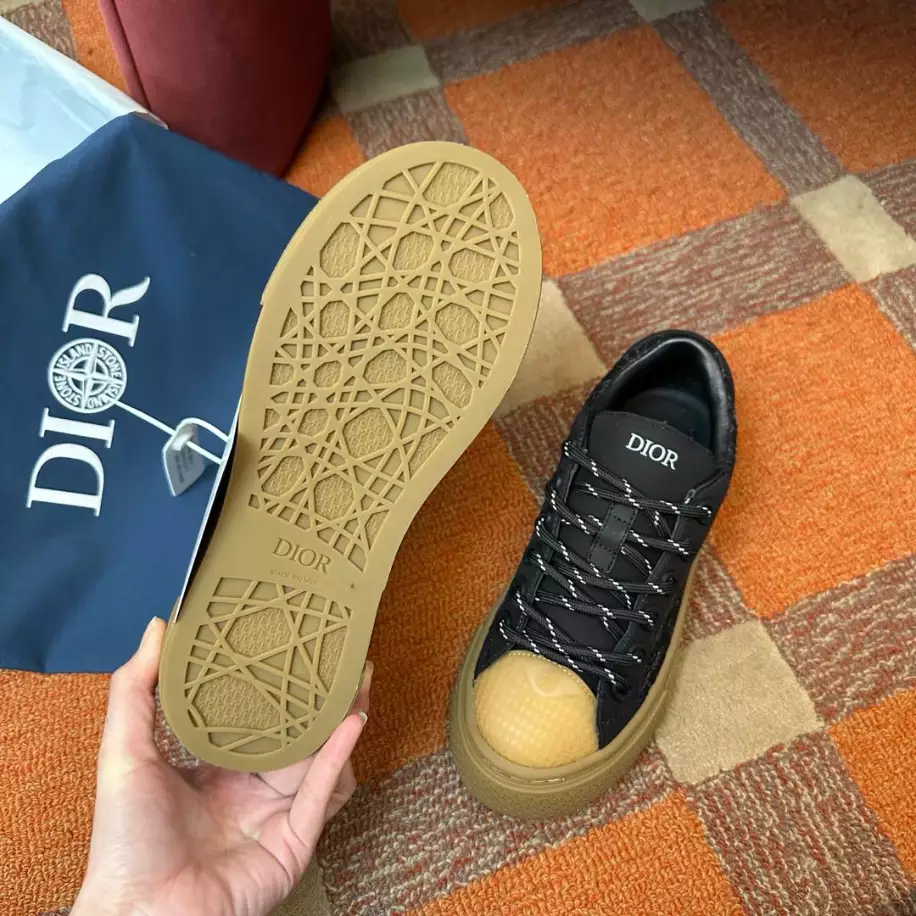 DIOR B33 SKATEBOARD SNEAKER