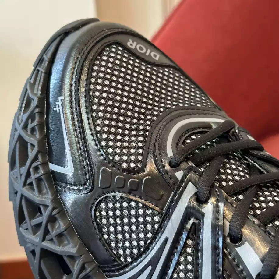 DIOR B35 BLADE COUPLE SNEAKERS