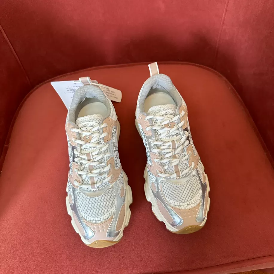 DIOR CHRONO SNEAKERS.