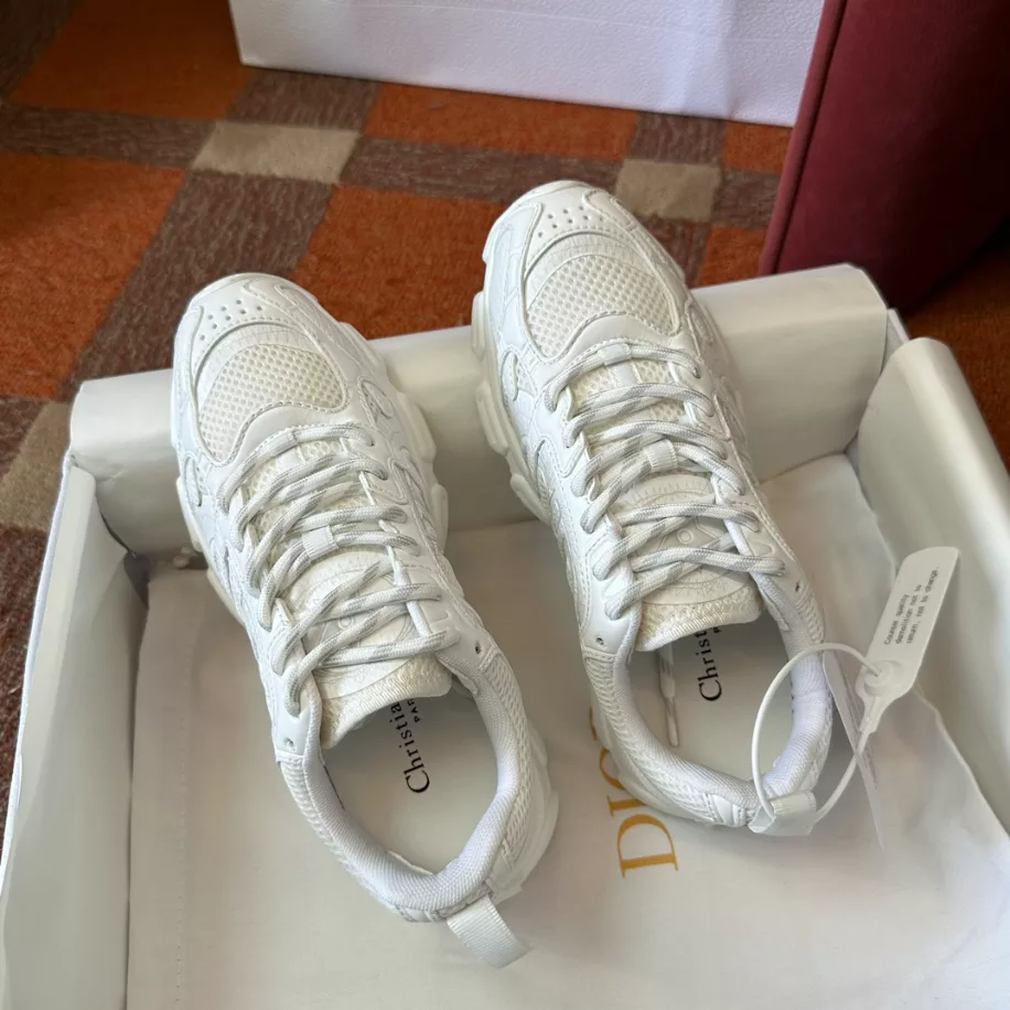 DIOR CHRONO SNEAKERS.