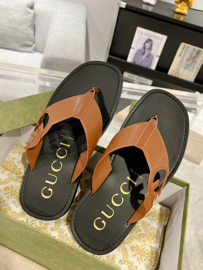 GUCCI MEN'S SLIDE SANDAL - GSL061