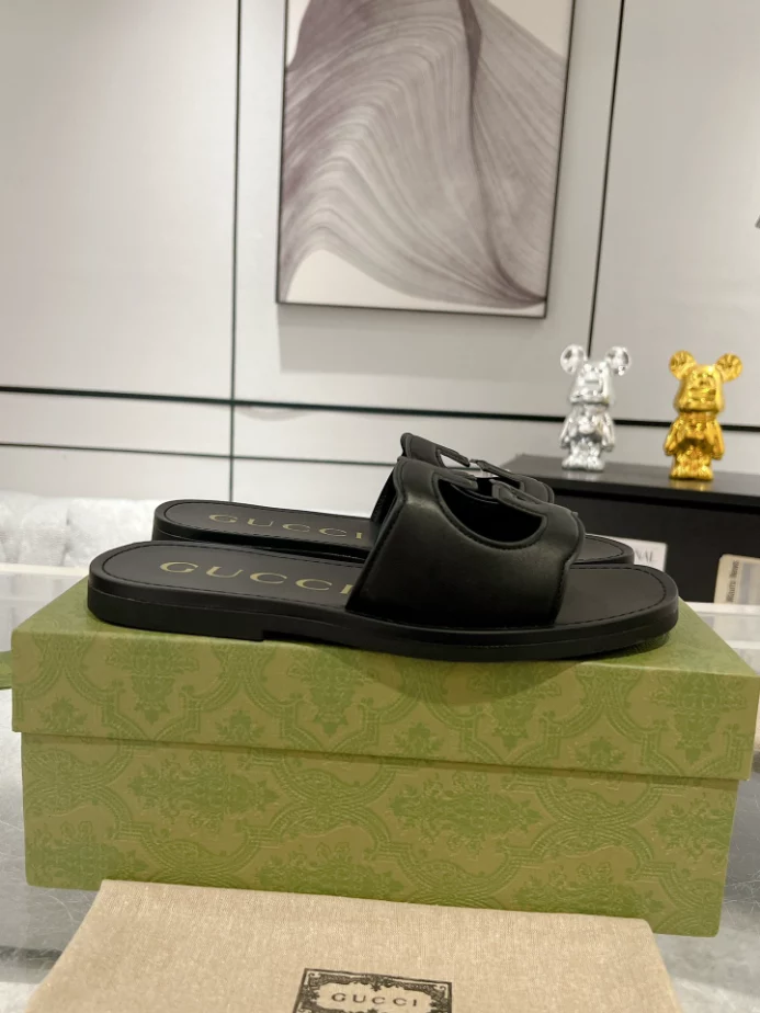 GUCCI MEN'S SLIDE SANDAL - GSL067