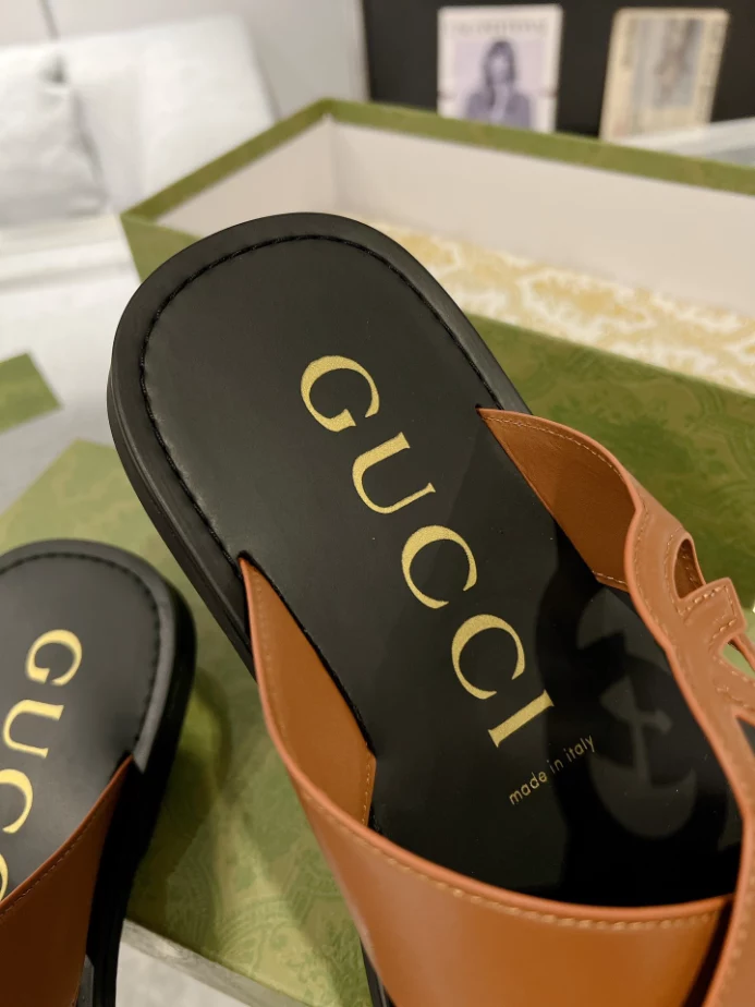 GUCCI MEN'S SLIDE SANDAL - GSL068
