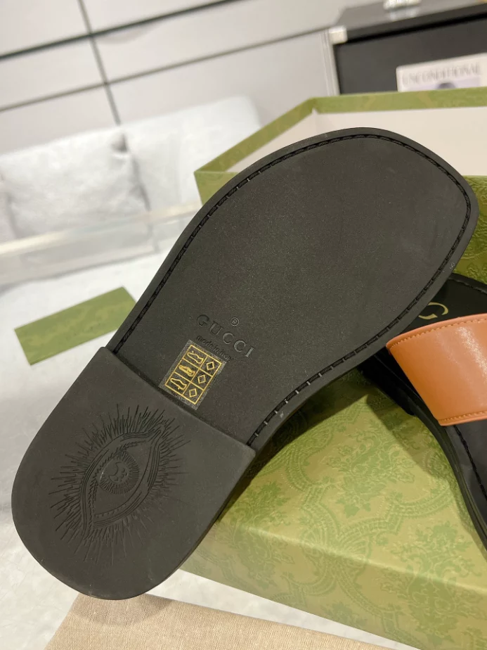 GUCCI MEN'S SLIDE SANDAL - GSL068