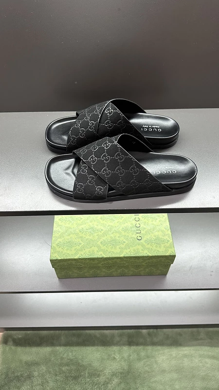 GUCCI MEN'S SLIDE SANDAL - GSL073